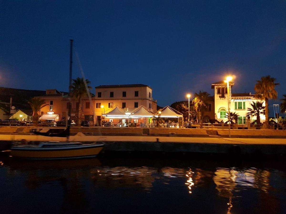 B&B Del Porto ボーザ・マリーナ エクステリア 写真