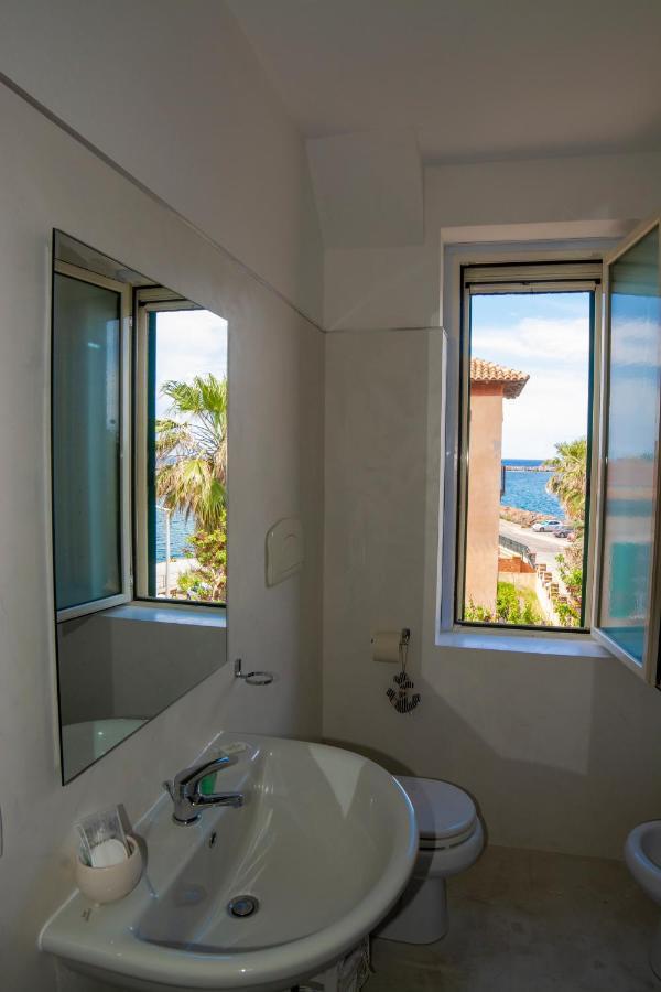 B&B Del Porto ボーザ・マリーナ エクステリア 写真